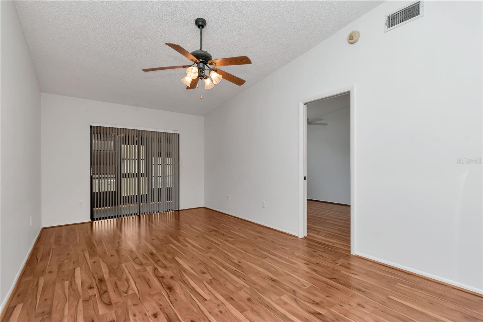 Image 17 of 37 For 8206 Leafy Court