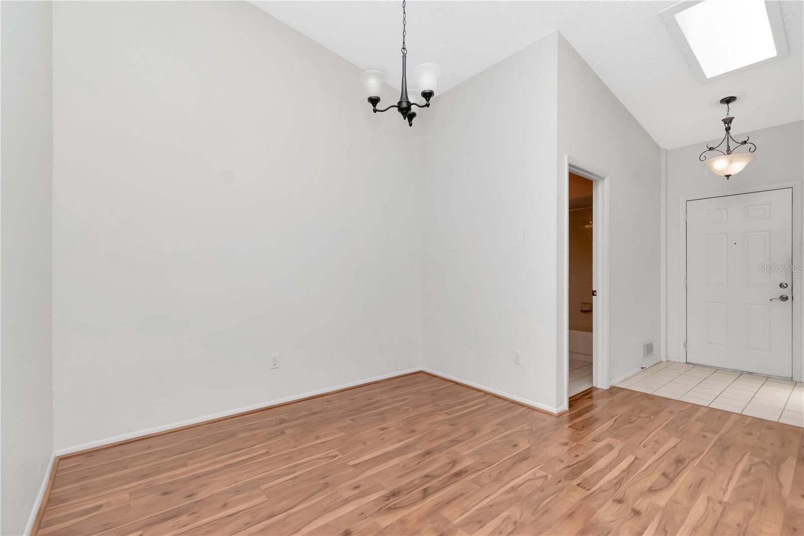 Image 8 of 37 For 8206 Leafy Court
