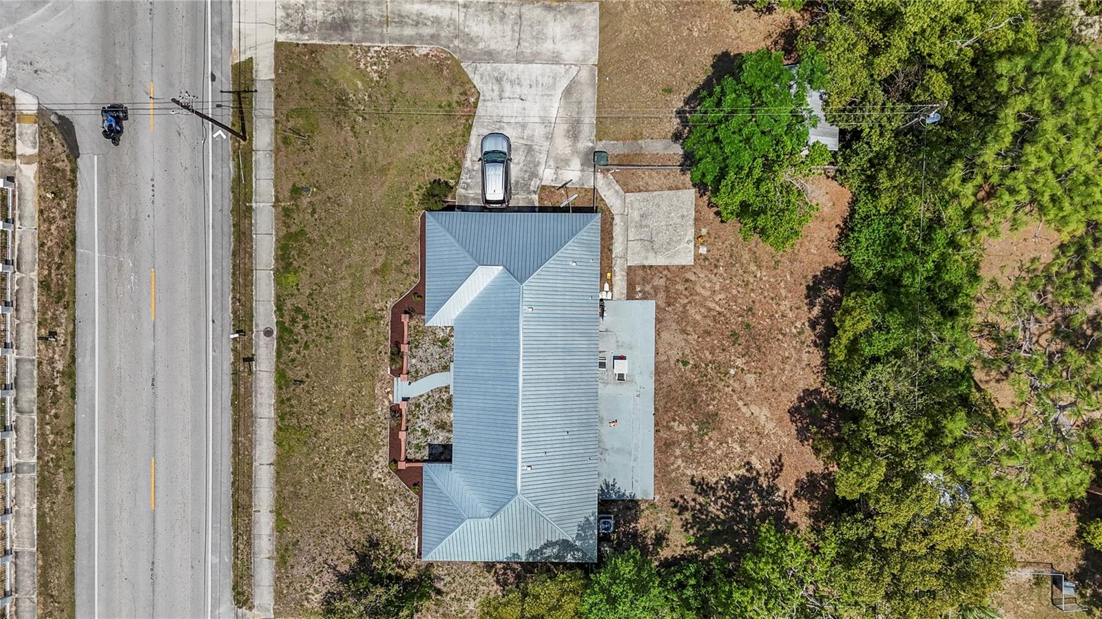 Image 36 of 43 For 1374 Memorial Drive