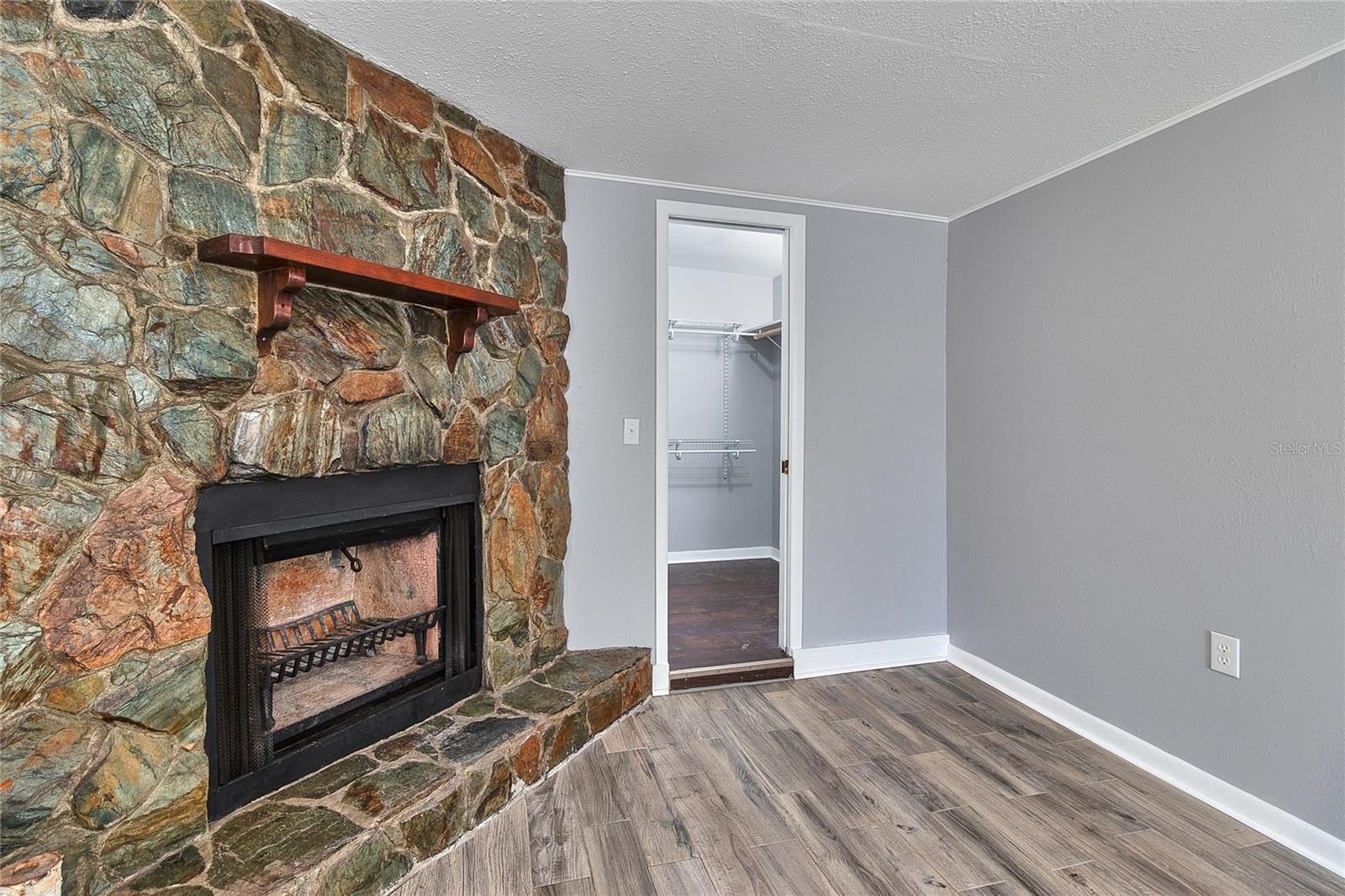 Image 19 of 41 For 3045 Stratford Drive