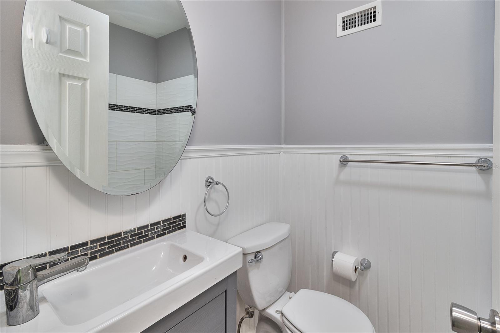 Image 22 of 41 For 3045 Stratford Drive