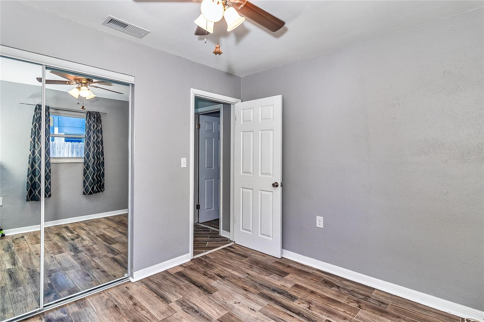 Image 31 of 41 For 3045 Stratford Drive