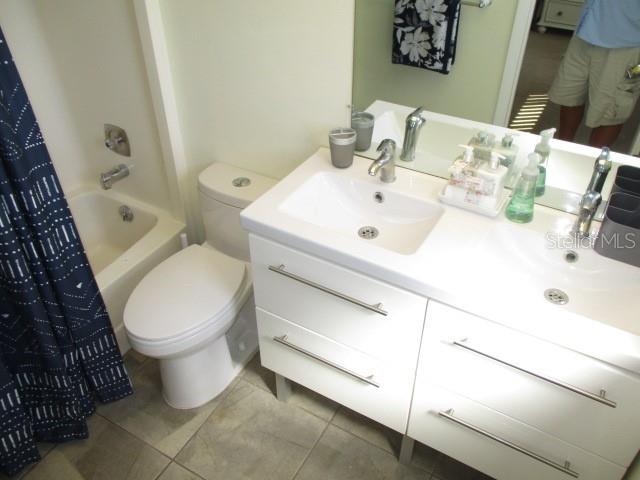 Image 14 of 22 For 11906 Lagoon Lane