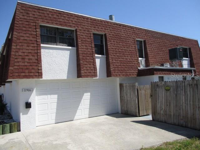Image 2 of 22 For 11906 Lagoon Lane