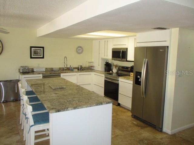 Image 9 of 22 For 11906 Lagoon Lane