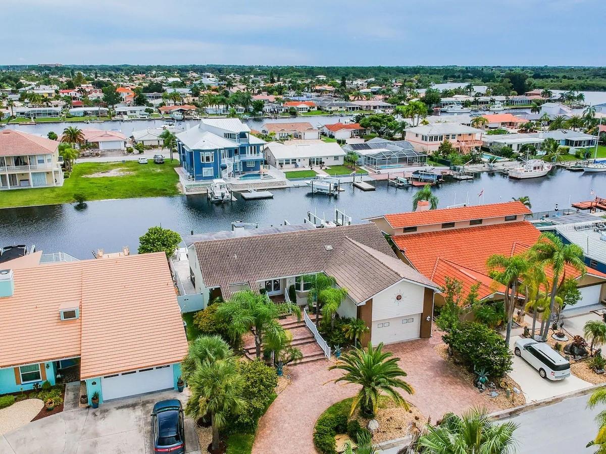 Listing photo id 3 for 3545 Seaway Drive