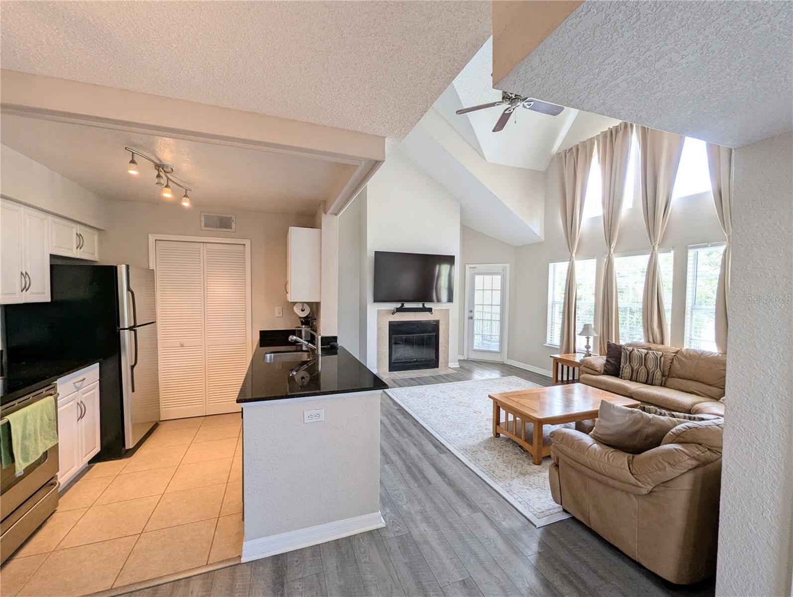 Image 6 of 30 For 3305 Haviland Court 301