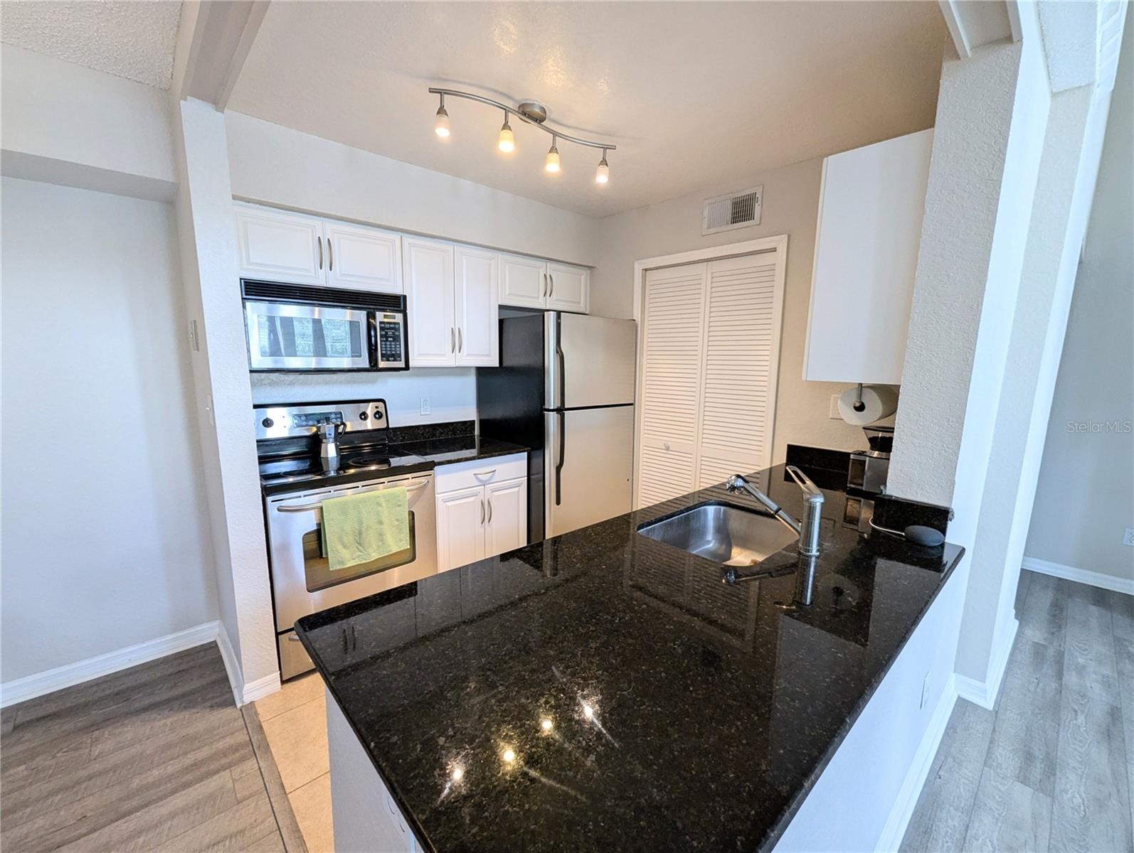 Image 9 of 30 For 3305 Haviland Court 301