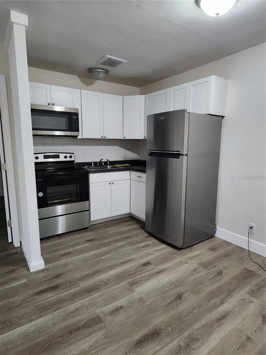 Image 3 of 6 For 508 522 524 Crystal Street