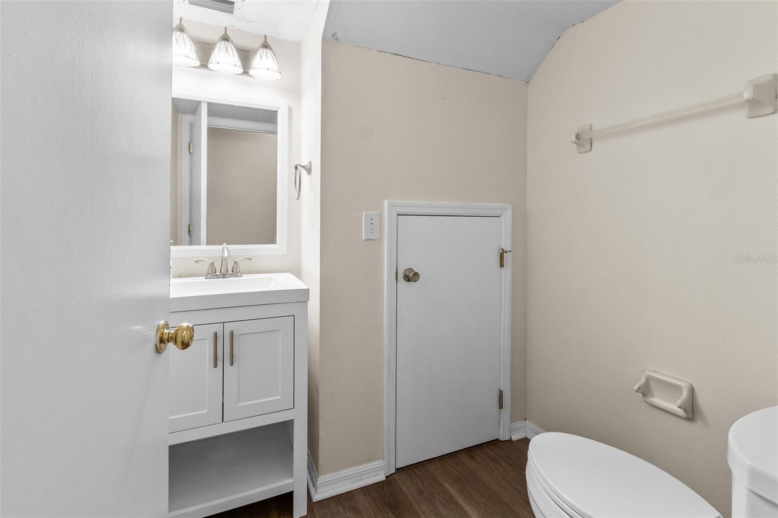 Image 10 of 32 For 10807 Keys Gate Drive