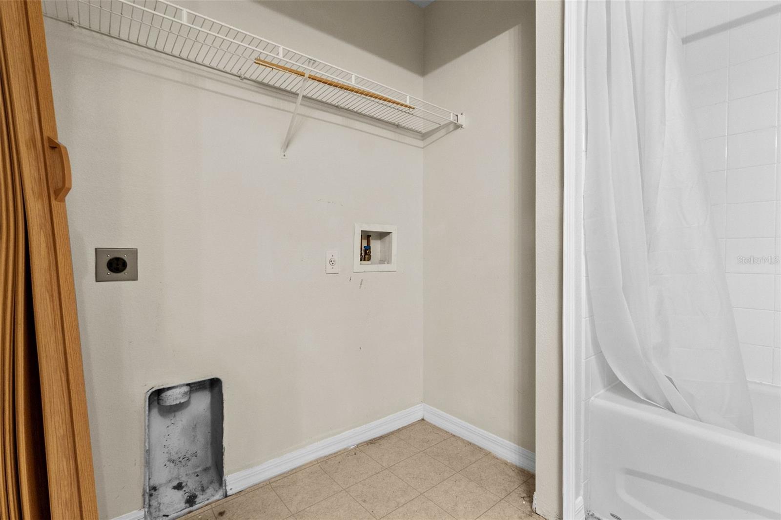 Image 22 of 32 For 10807 Keys Gate Drive