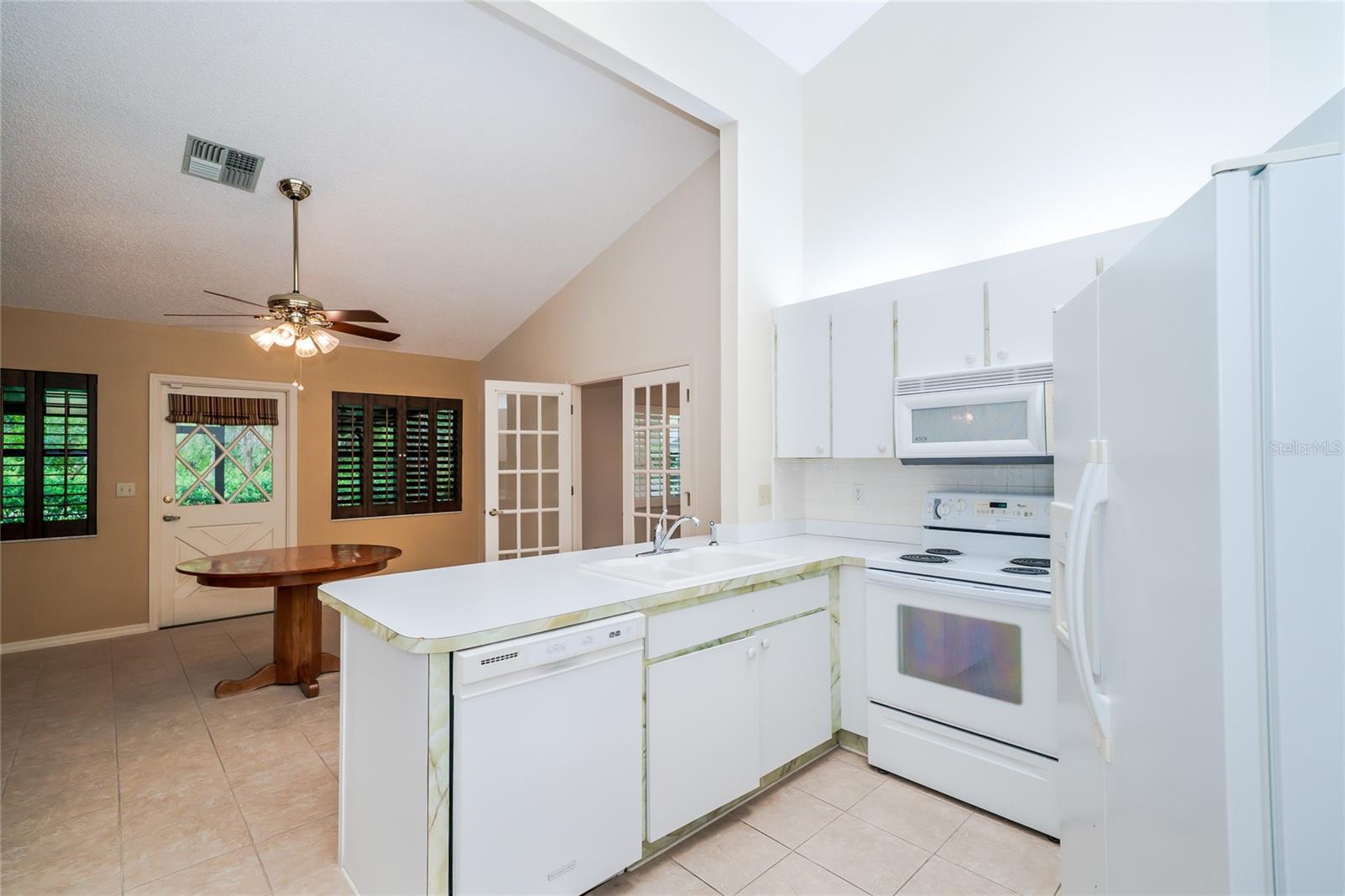 Listing photo id 8 for 34527 Cedarfield Drive