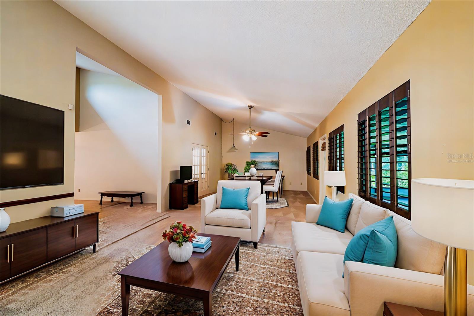 Listing photo id 10 for 34527 Cedarfield Drive