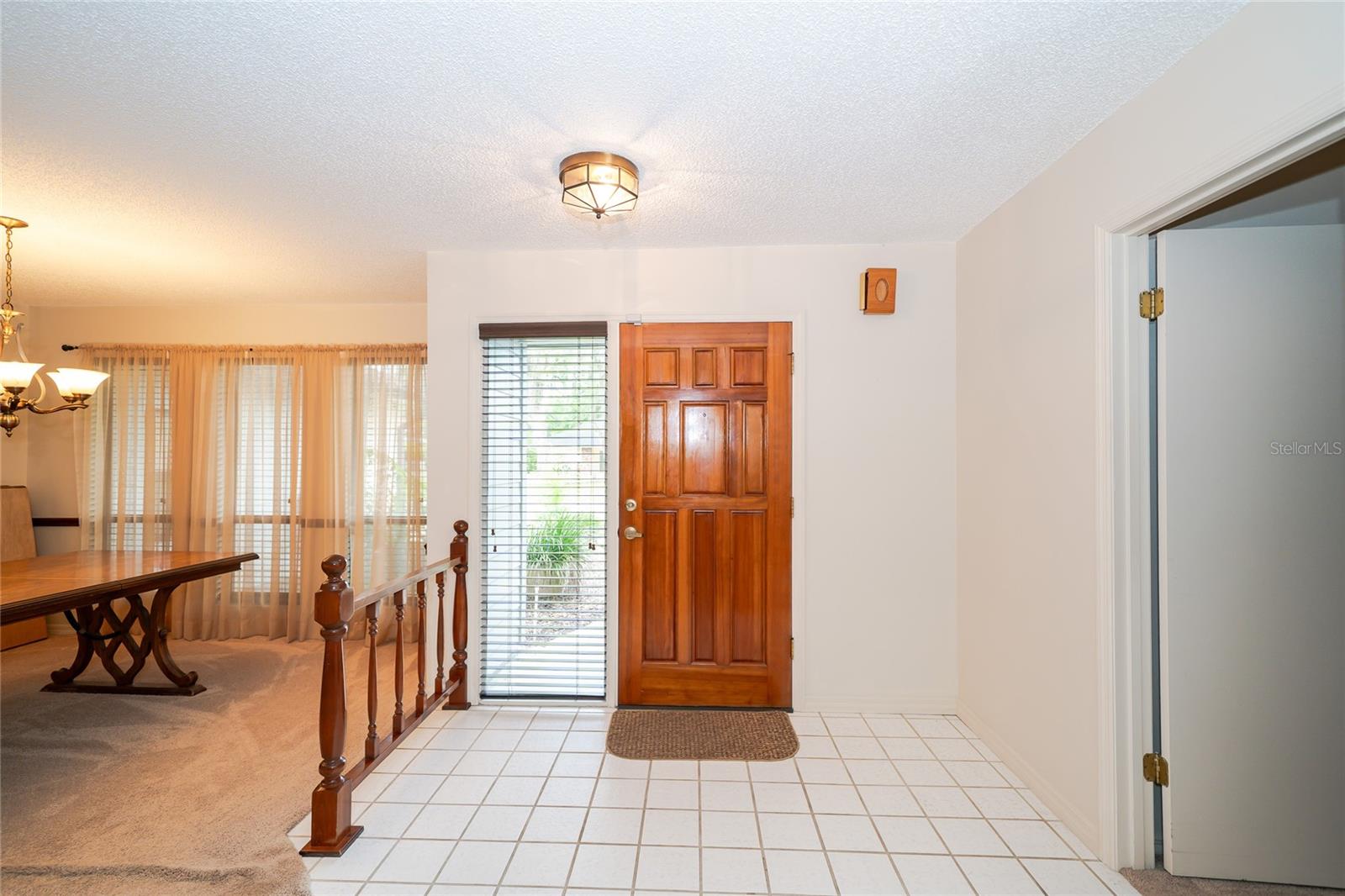Listing photo id 1 for 34527 Cedarfield Drive