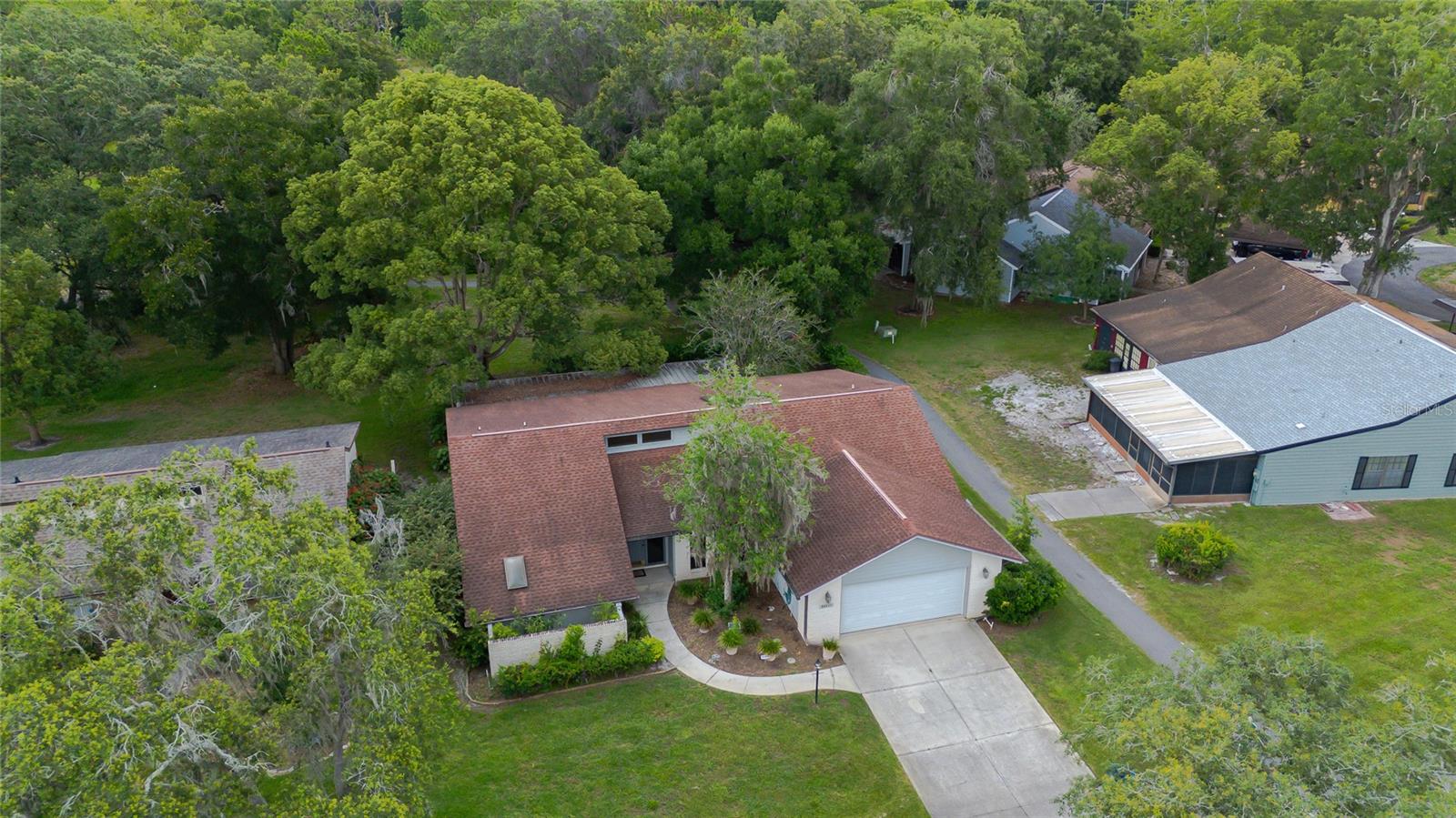 Listing photo id 33 for 34527 Cedarfield Drive