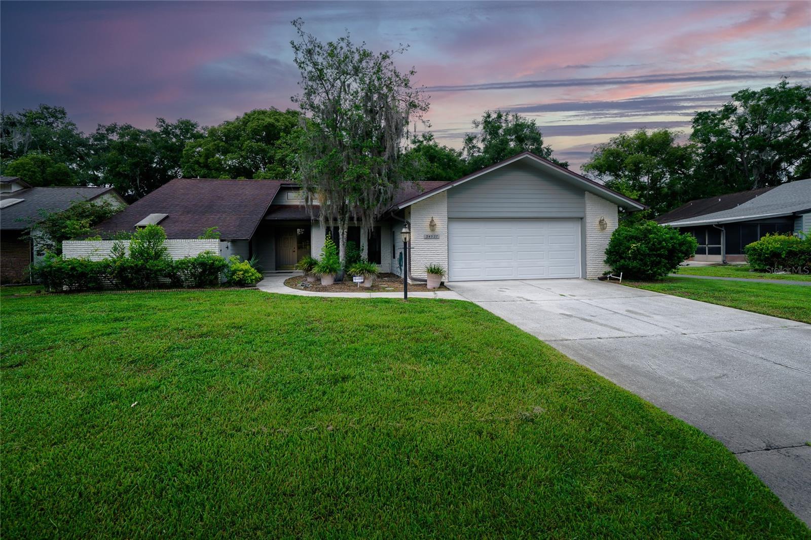 Listing photo id 37 for 34527 Cedarfield Drive