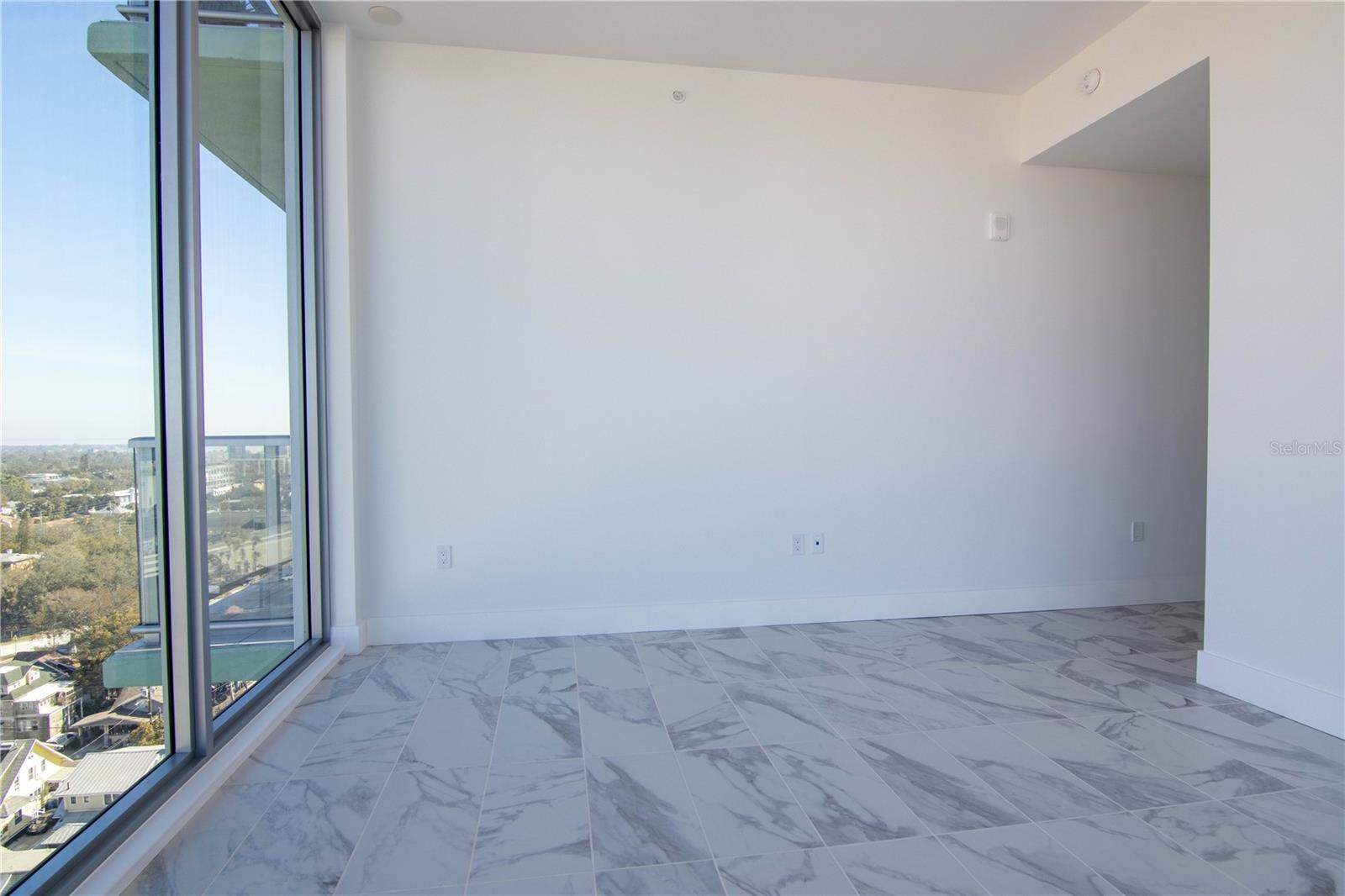 Image 12 of 14 For 777 3rd Avenue N 1501