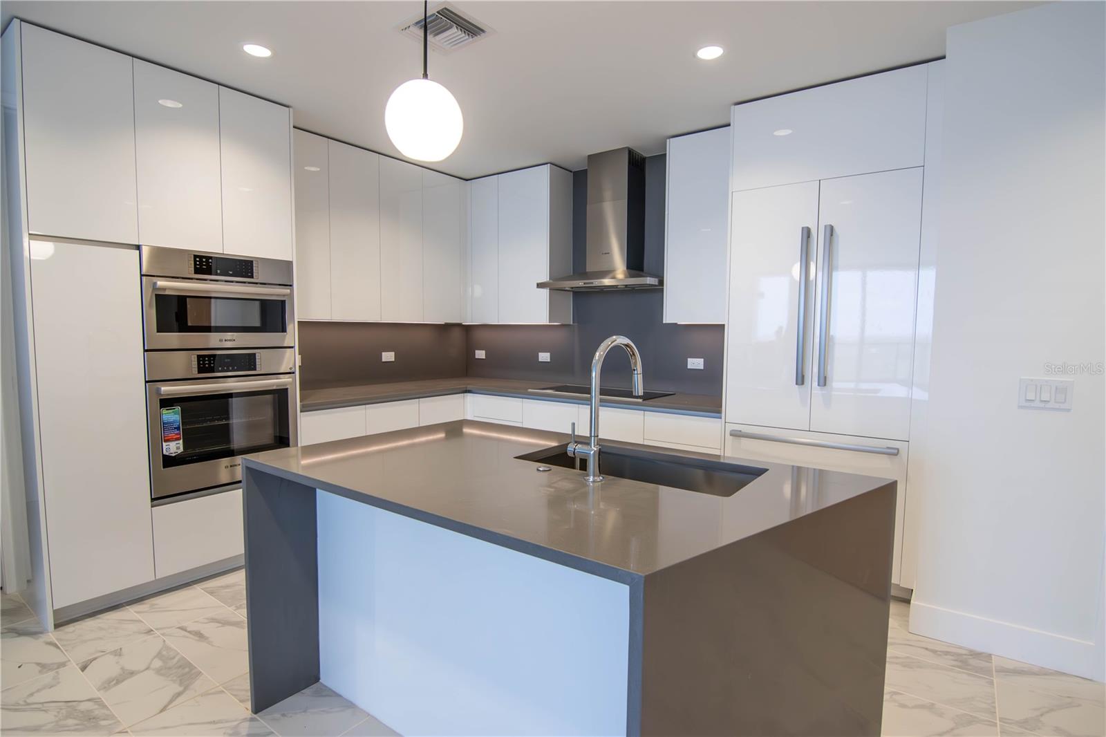 Image 5 of 14 For 777 3rd Avenue N 1501
