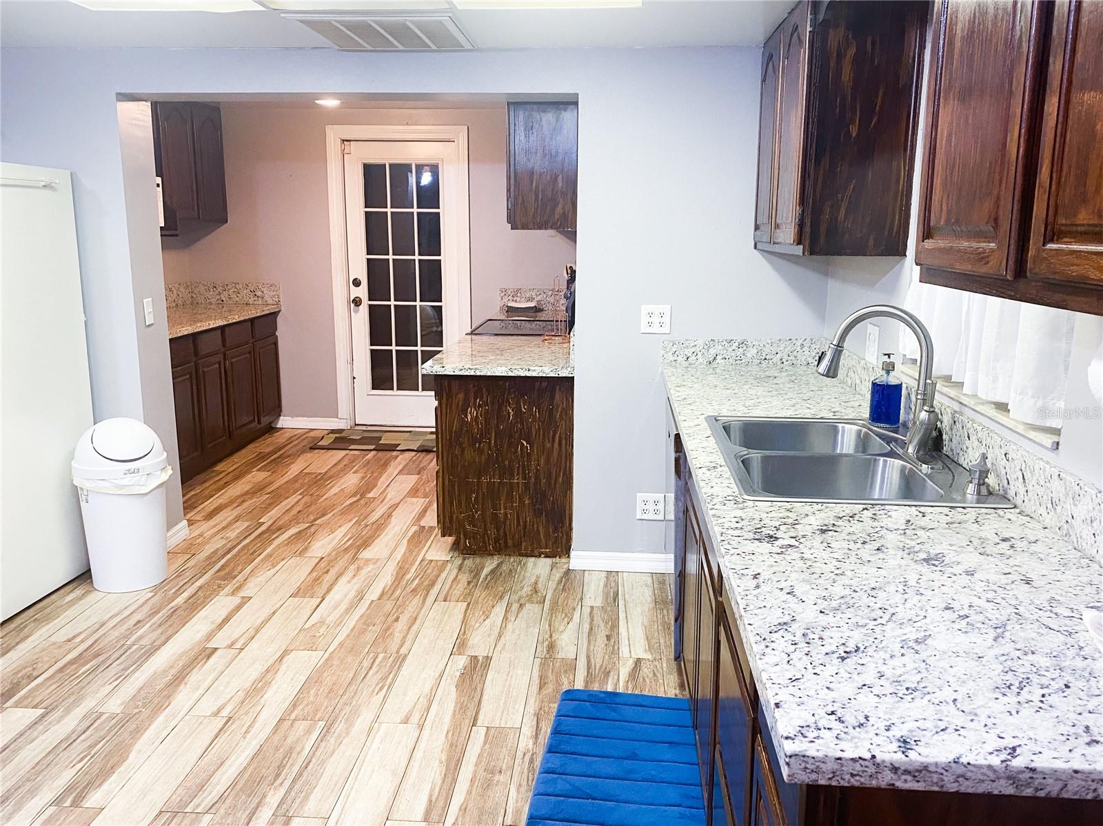 Image 27 of 36 For 201 Lake Bonny Drive E