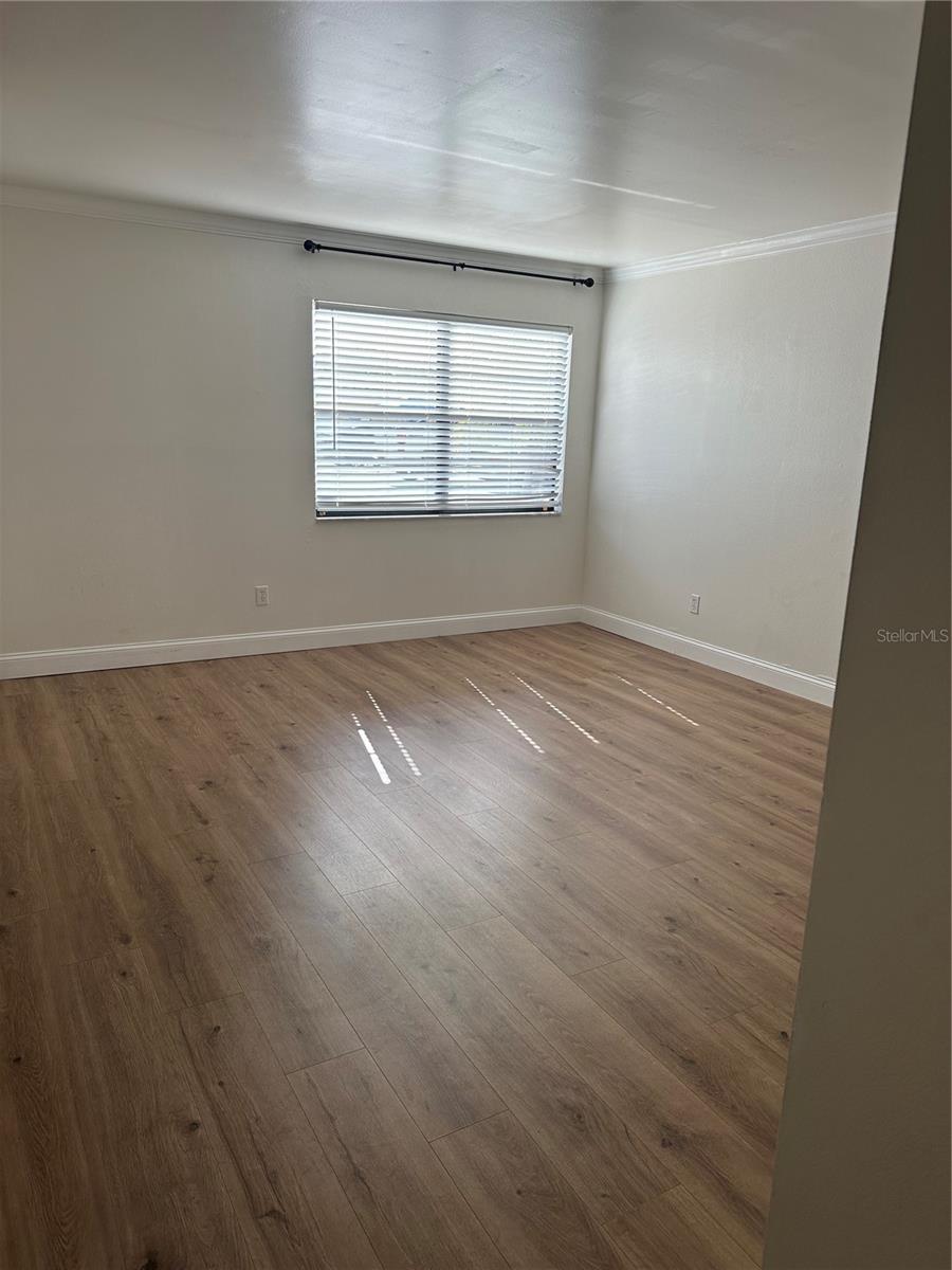 Image 4 of 13 For 3102 Horatio Street 17