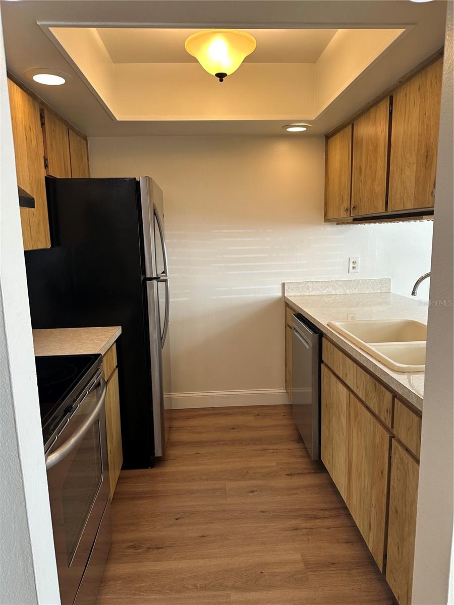 Image 5 of 13 For 3102 Horatio Street 17