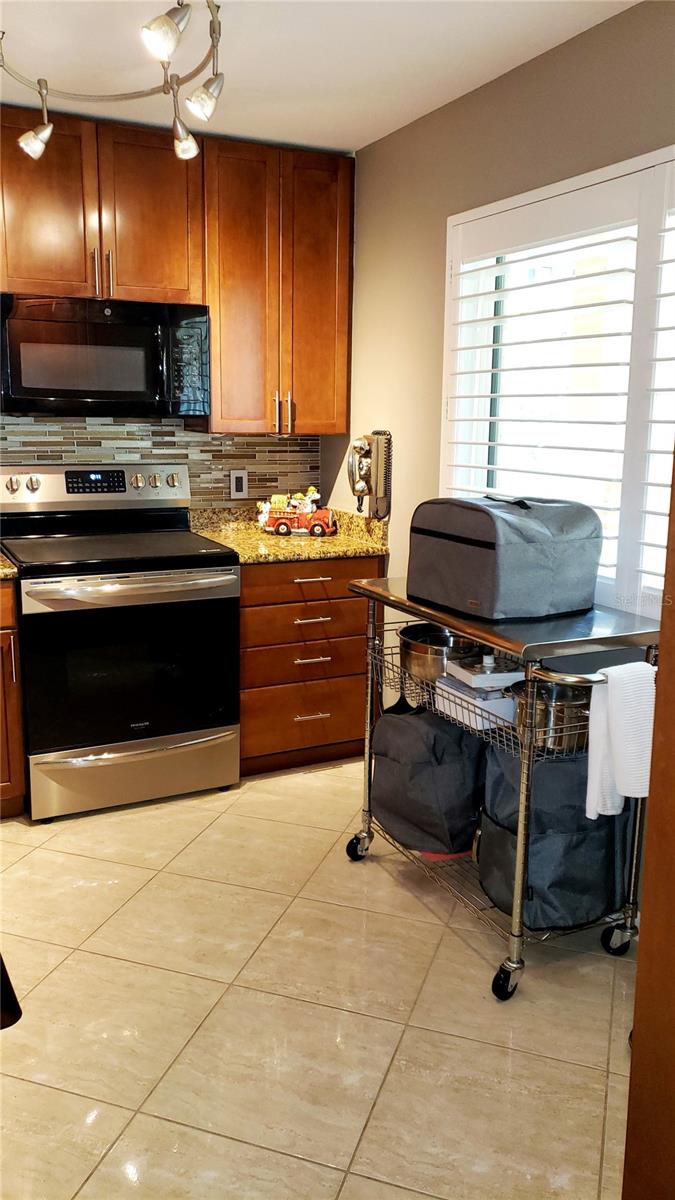 Image 10 of 46 For 3062 Eastland Boulevard 105