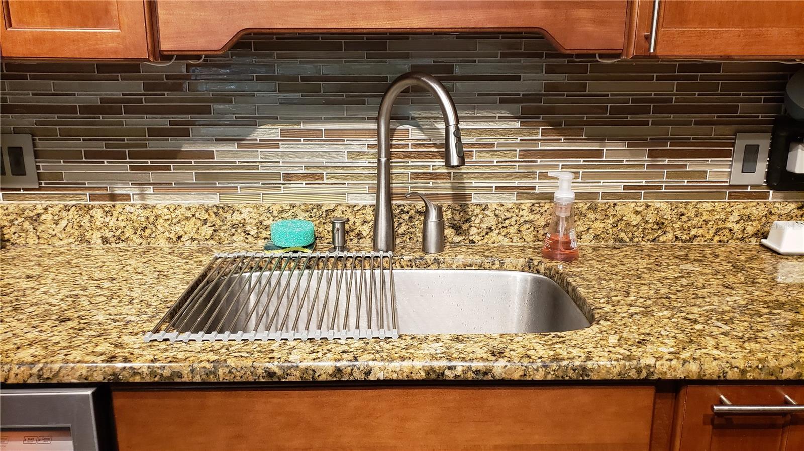Image 11 of 46 For 3062 Eastland Boulevard 105