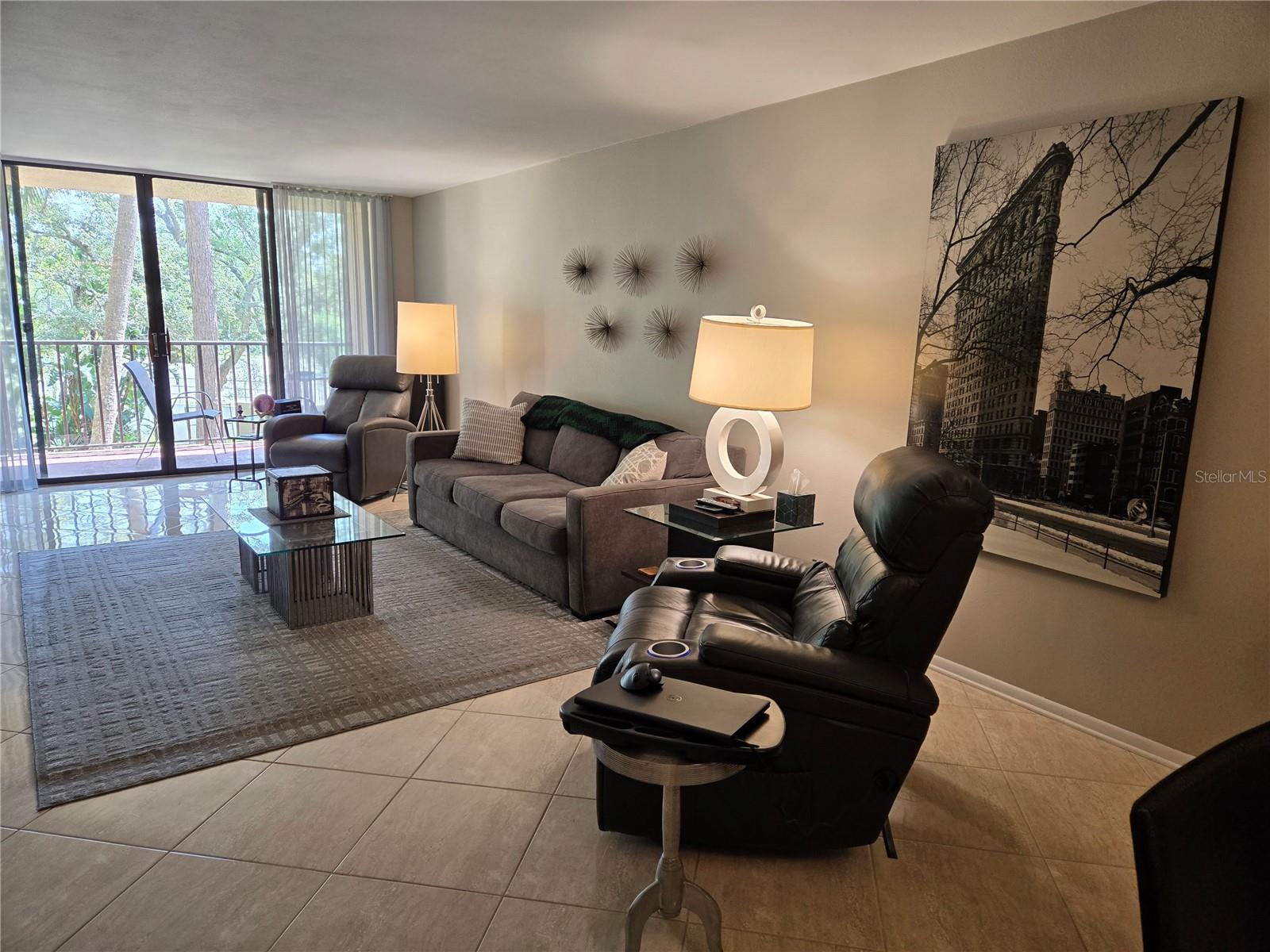 Image 18 of 46 For 3062 Eastland Boulevard 105