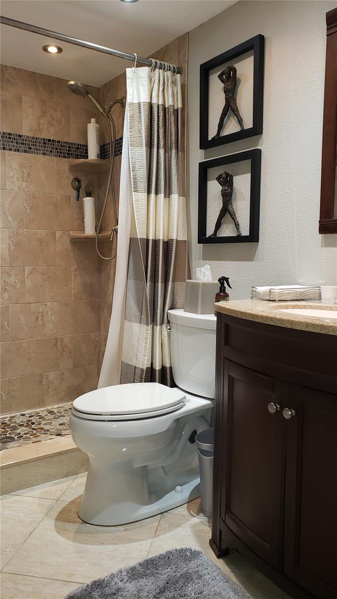 Image 22 of 46 For 3062 Eastland Boulevard 105