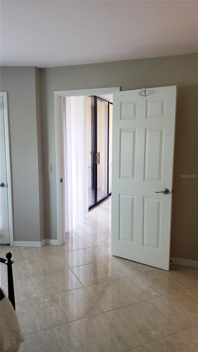 Image 24 of 46 For 3062 Eastland Boulevard 105
