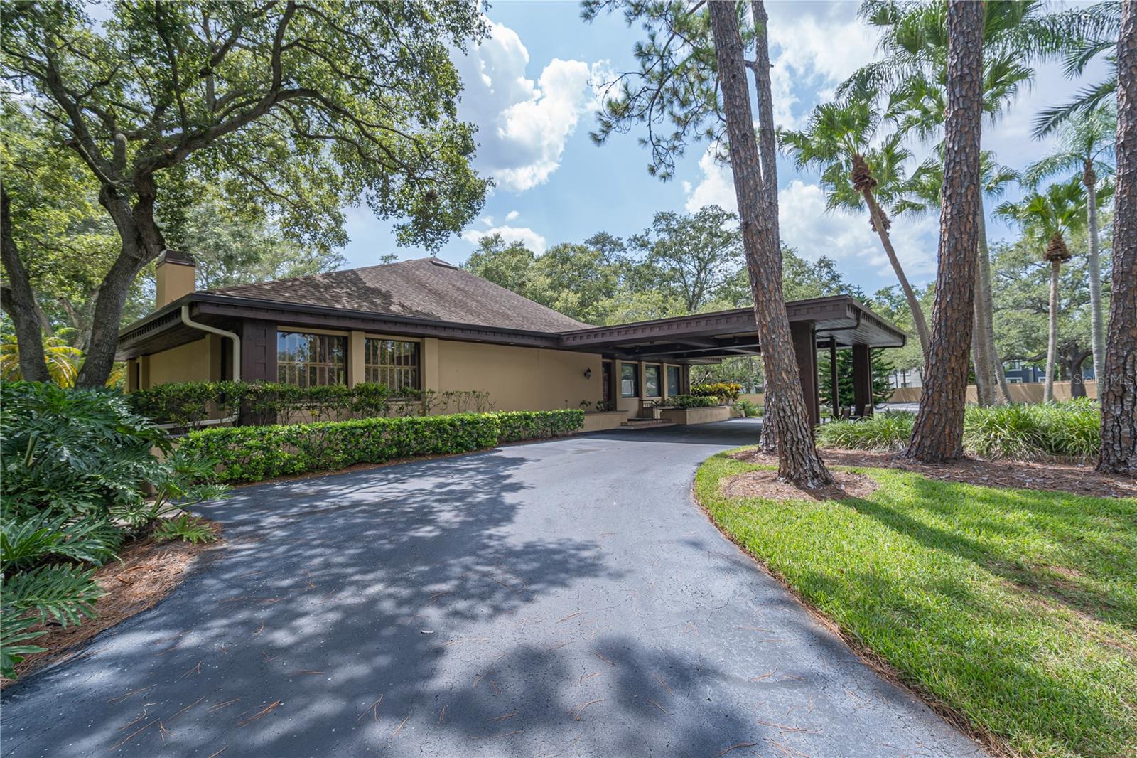 Image 35 of 46 For 3062 Eastland Boulevard 105