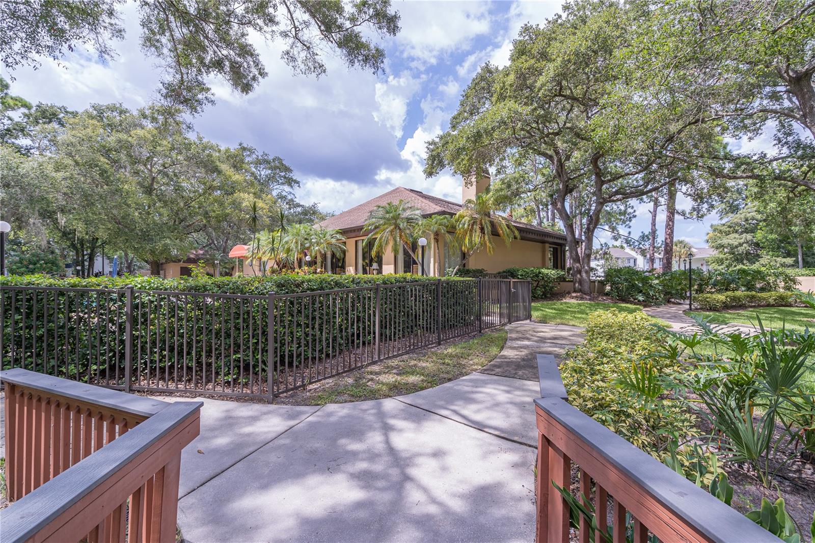 Image 36 of 46 For 3062 Eastland Boulevard 105