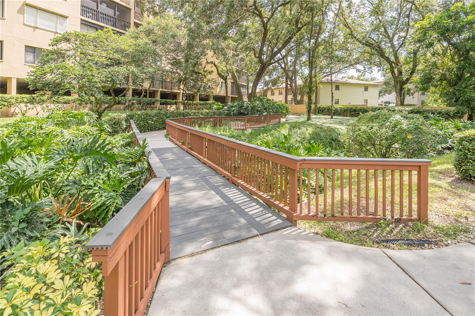 Image 37 of 46 For 3062 Eastland Boulevard 105