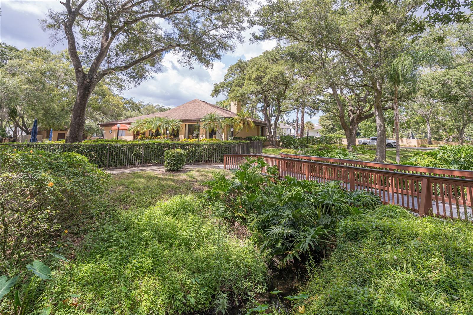 Image 38 of 46 For 3062 Eastland Boulevard 105
