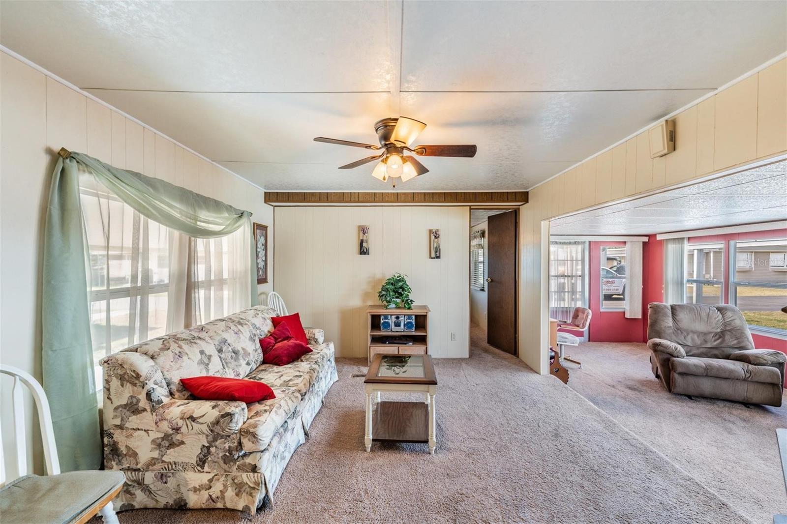 Image 14 of 41 For 37025 Lois Avenue