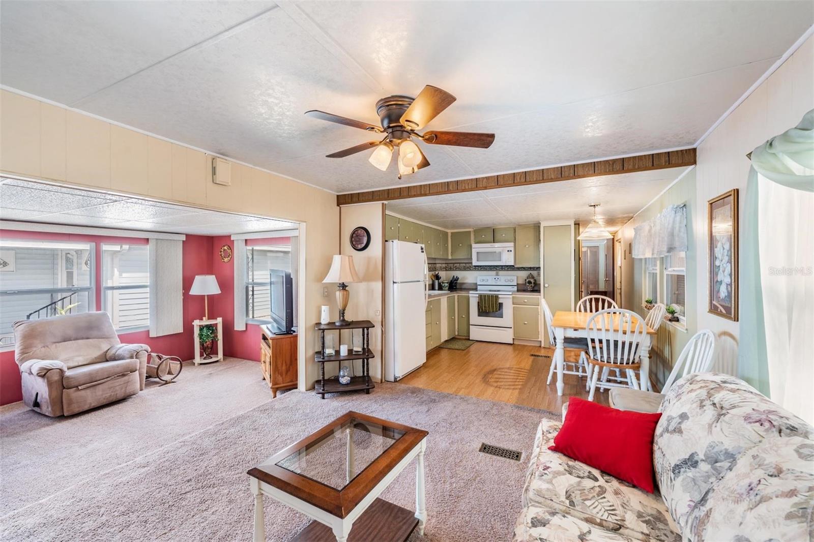 Image 15 of 41 For 37025 Lois Avenue