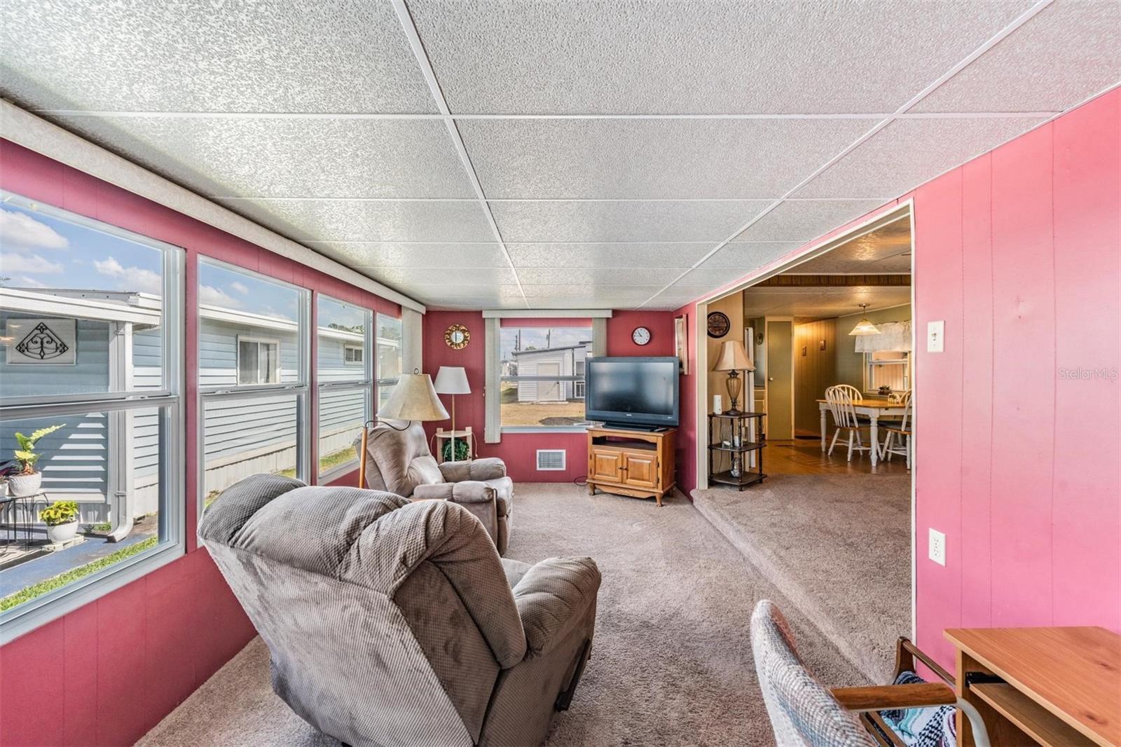 Image 16 of 41 For 37025 Lois Avenue