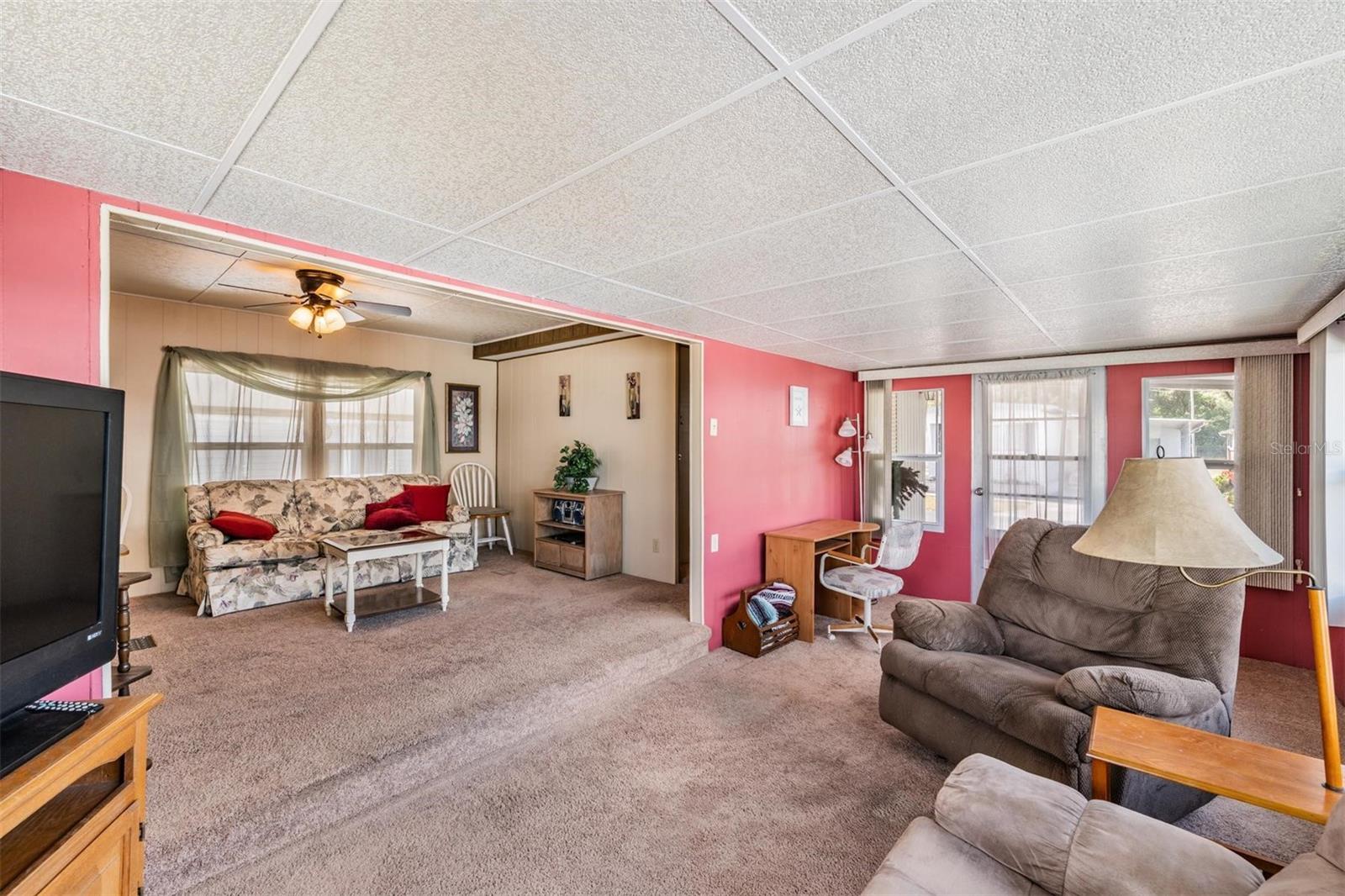 Image 17 of 41 For 37025 Lois Avenue