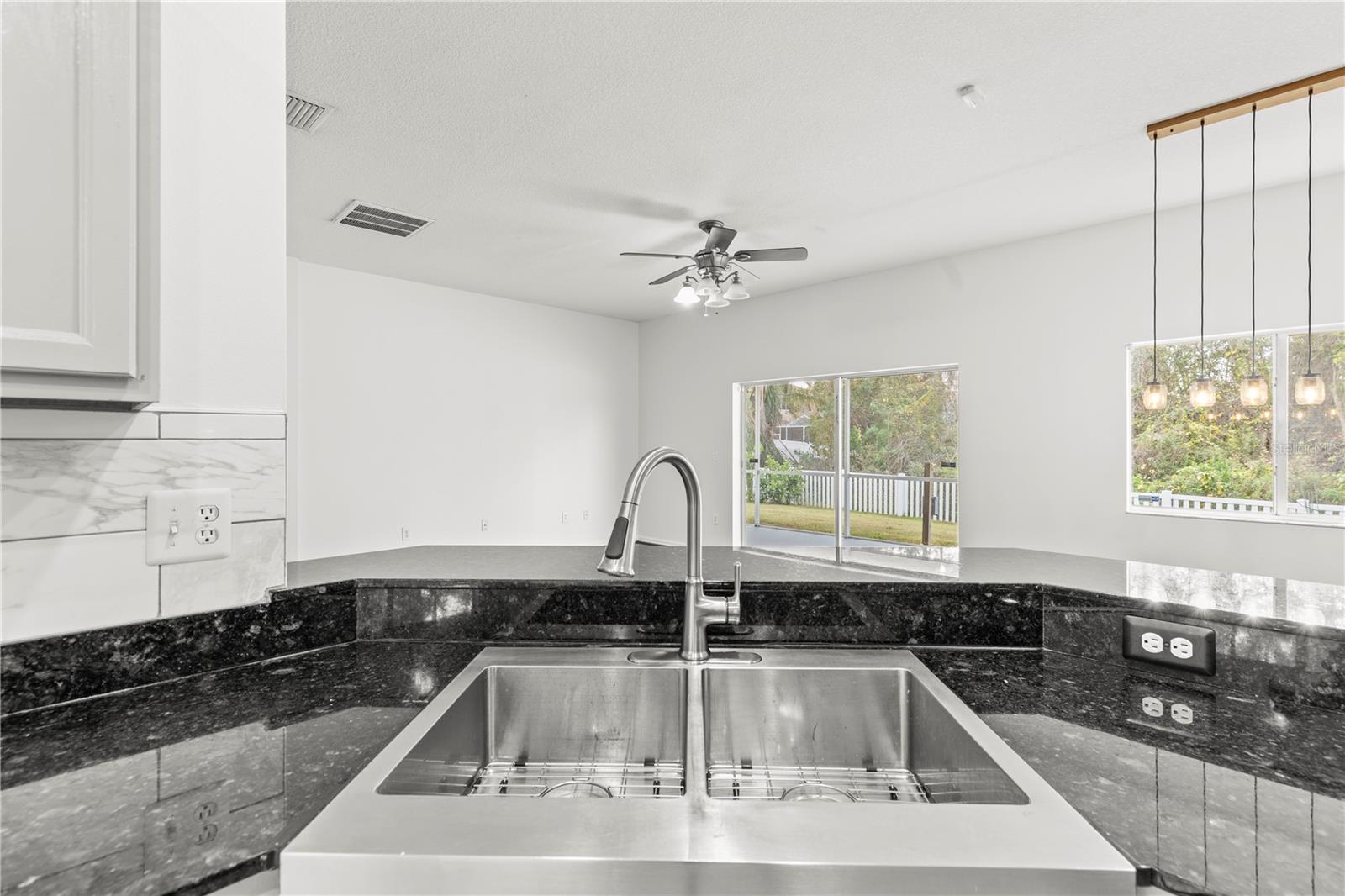 Image 21 of 69 For 10525 Lucaya Drive