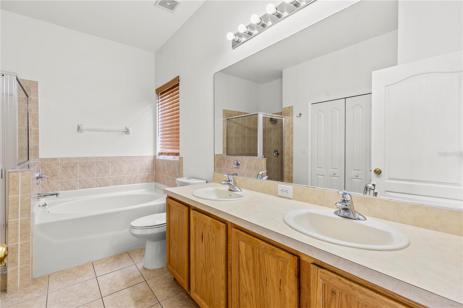 Image 27 of 69 For 10525 Lucaya Drive