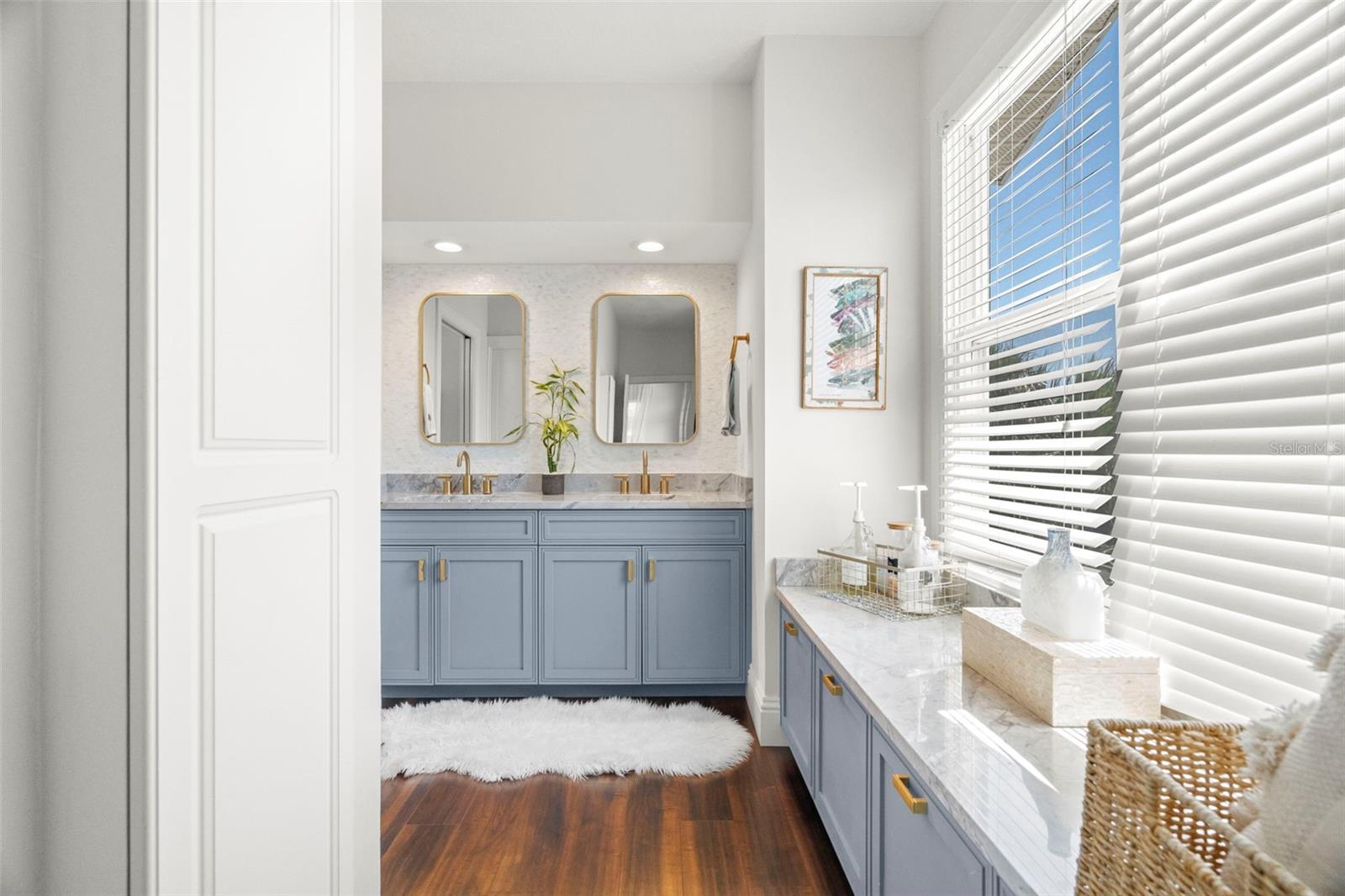 Image 18 of 62 For 6113 Kipps Colony Drive W