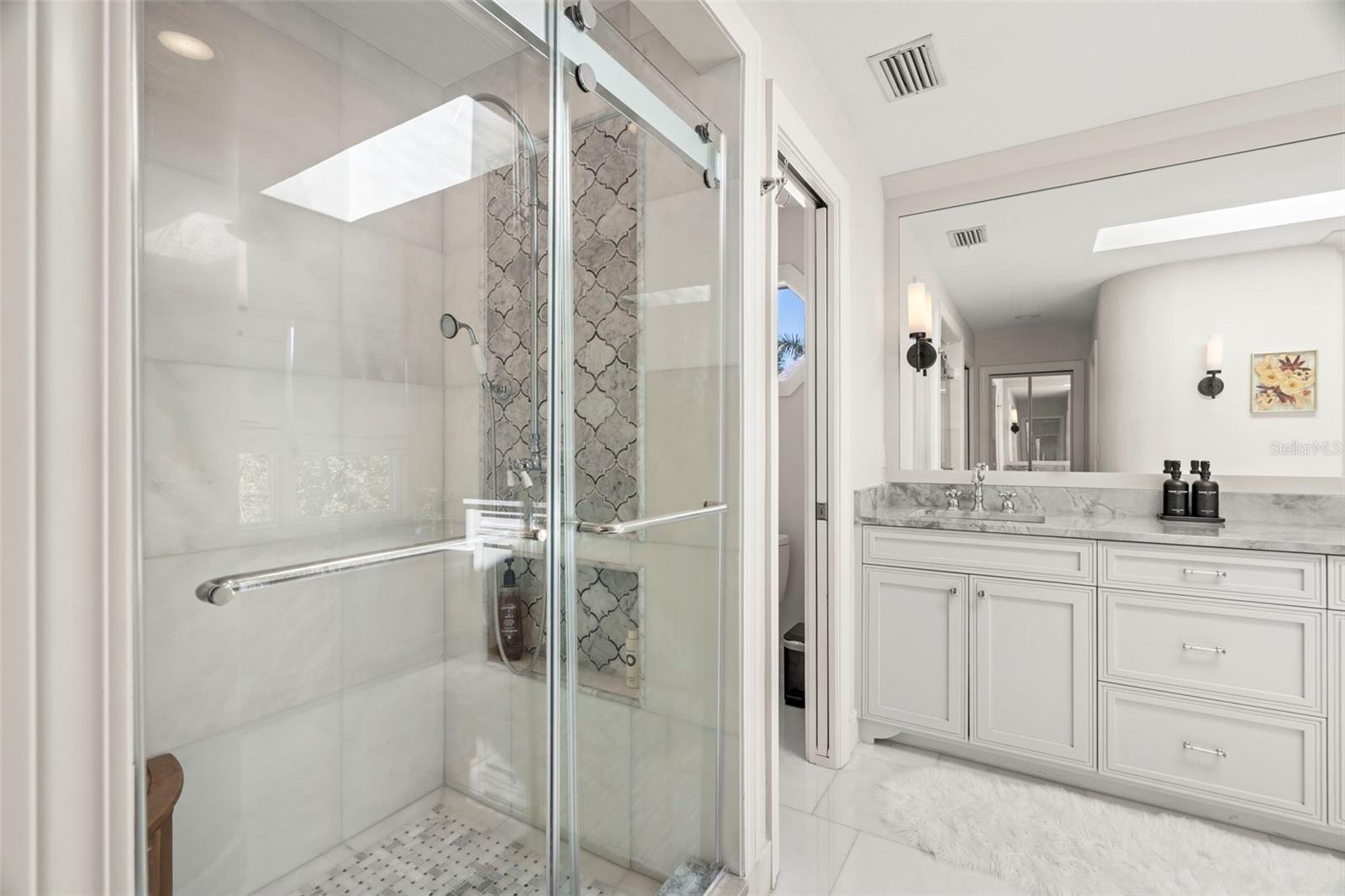 Image 25 of 62 For 6113 Kipps Colony Drive W