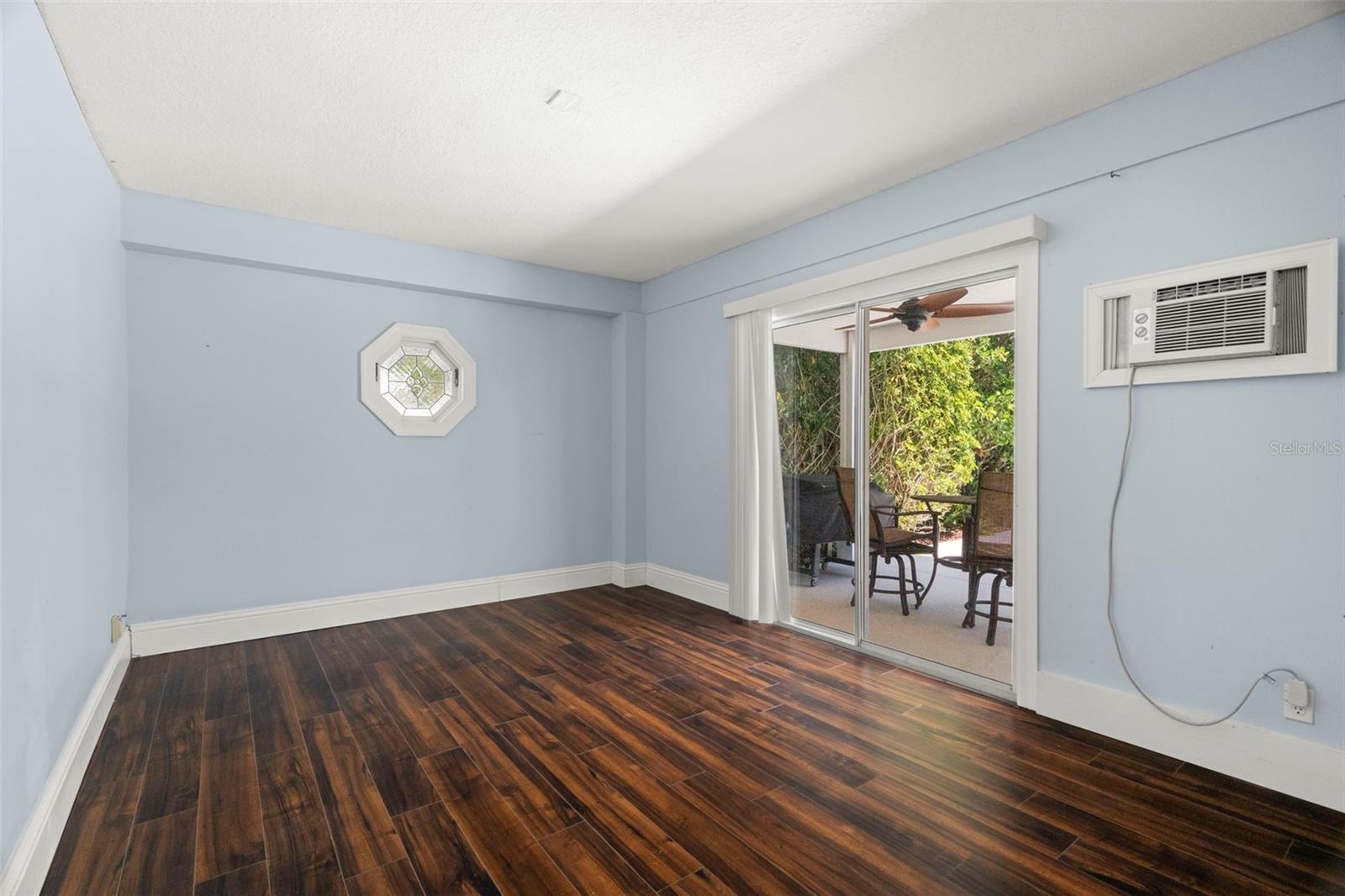 Image 33 of 62 For 6113 Kipps Colony Drive W