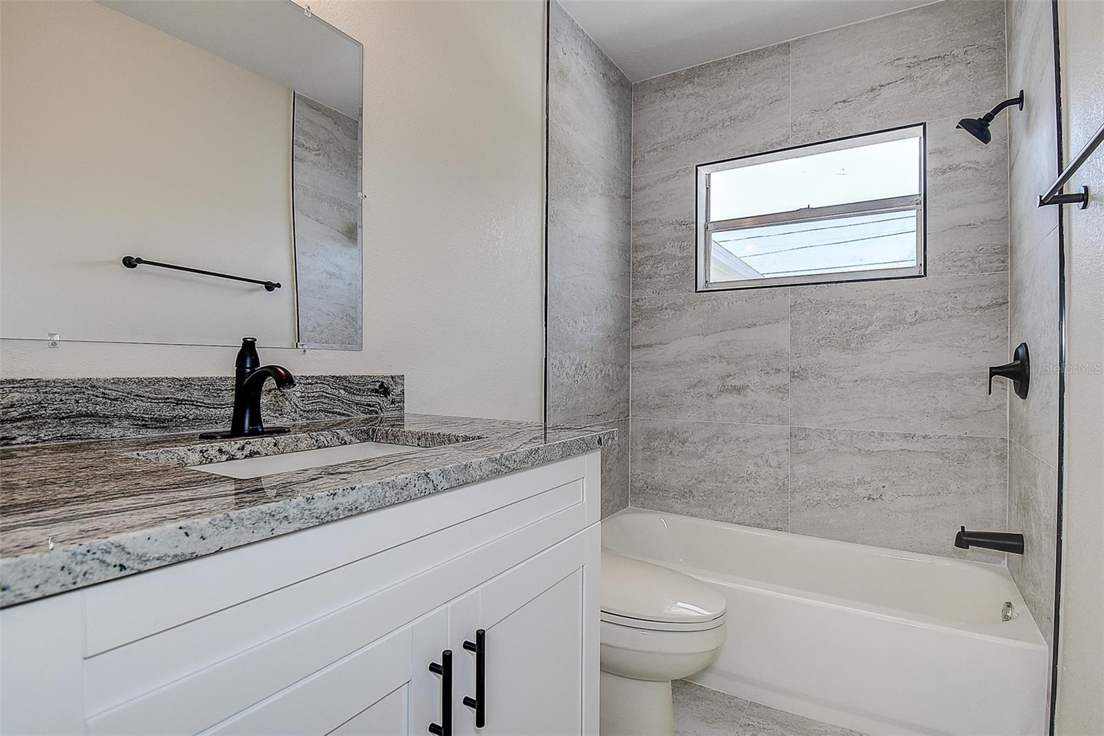 Image 13 of 40 For 3841 Wahoo Drive Se