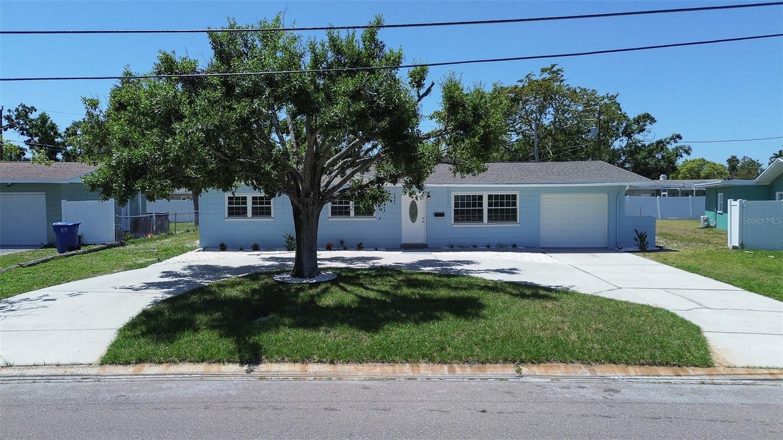 Image 2 of 40 For 3841 Wahoo Drive Se