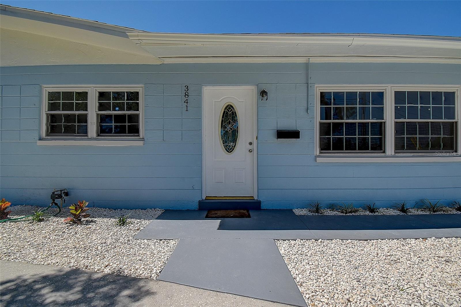 Image 3 of 40 For 3841 Wahoo Drive Se