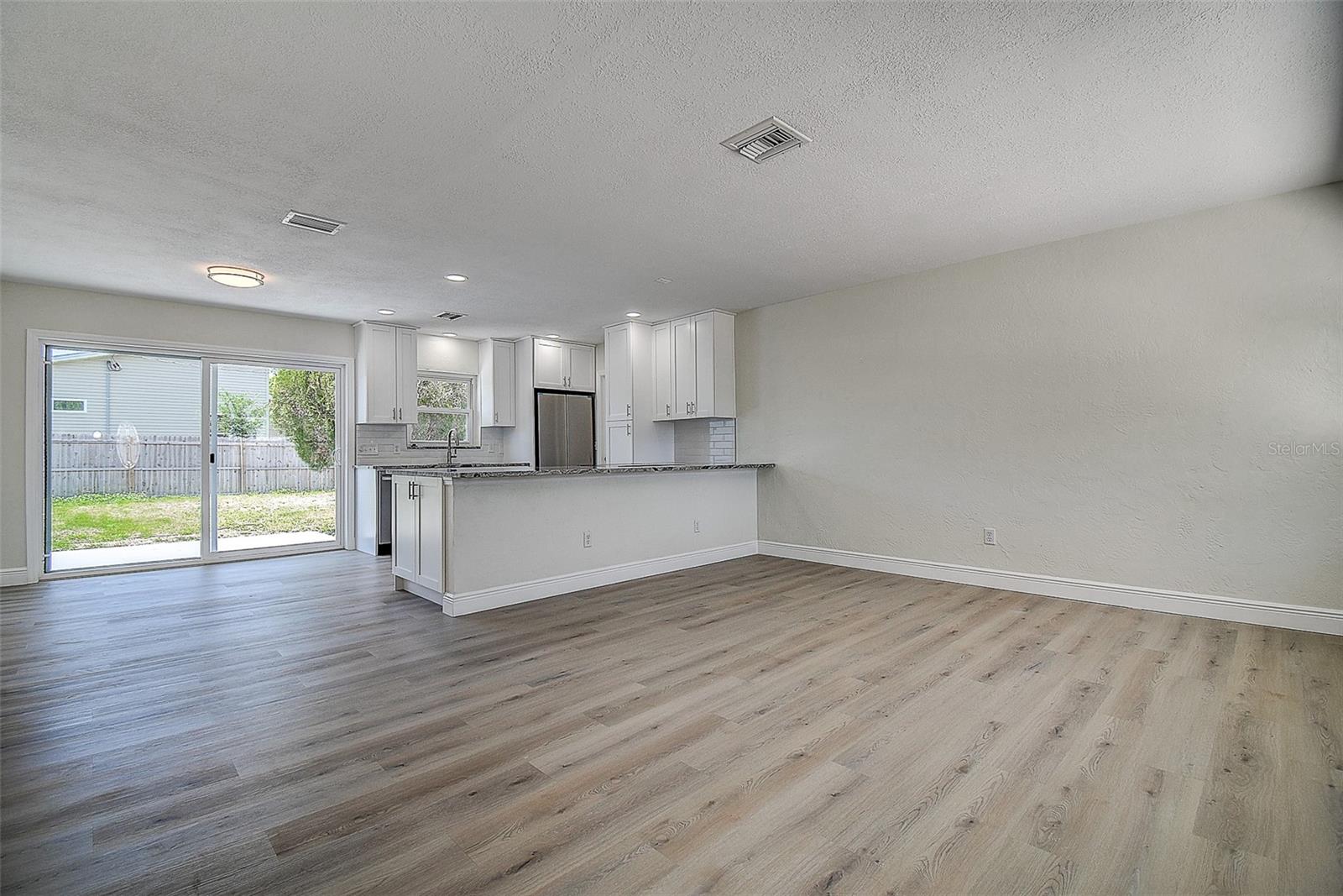 Image 6 of 40 For 3841 Wahoo Drive Se