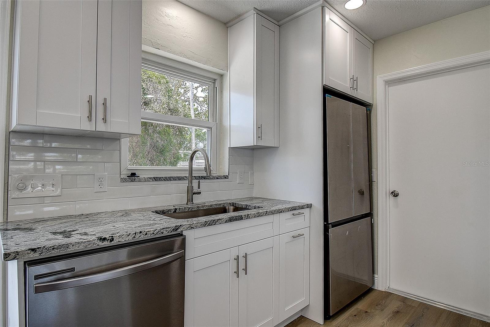 Image 7 of 40 For 3841 Wahoo Drive Se