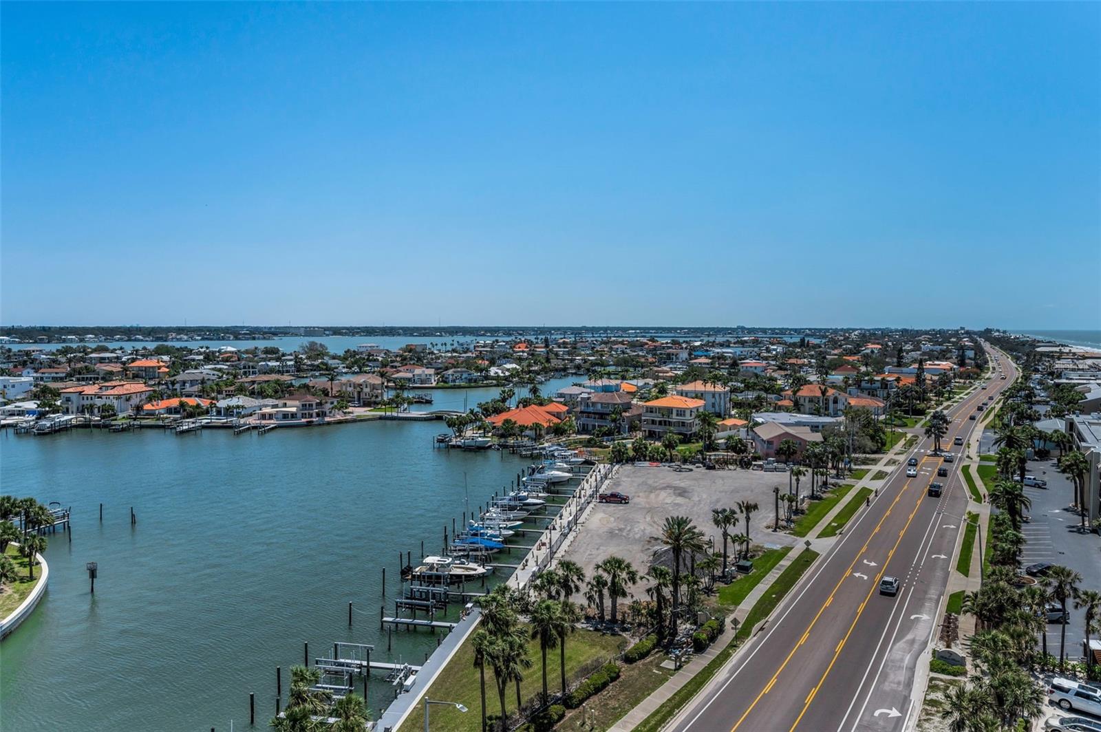 Image 34 of 88 For 1660 Gulf Boulevard Ph-7