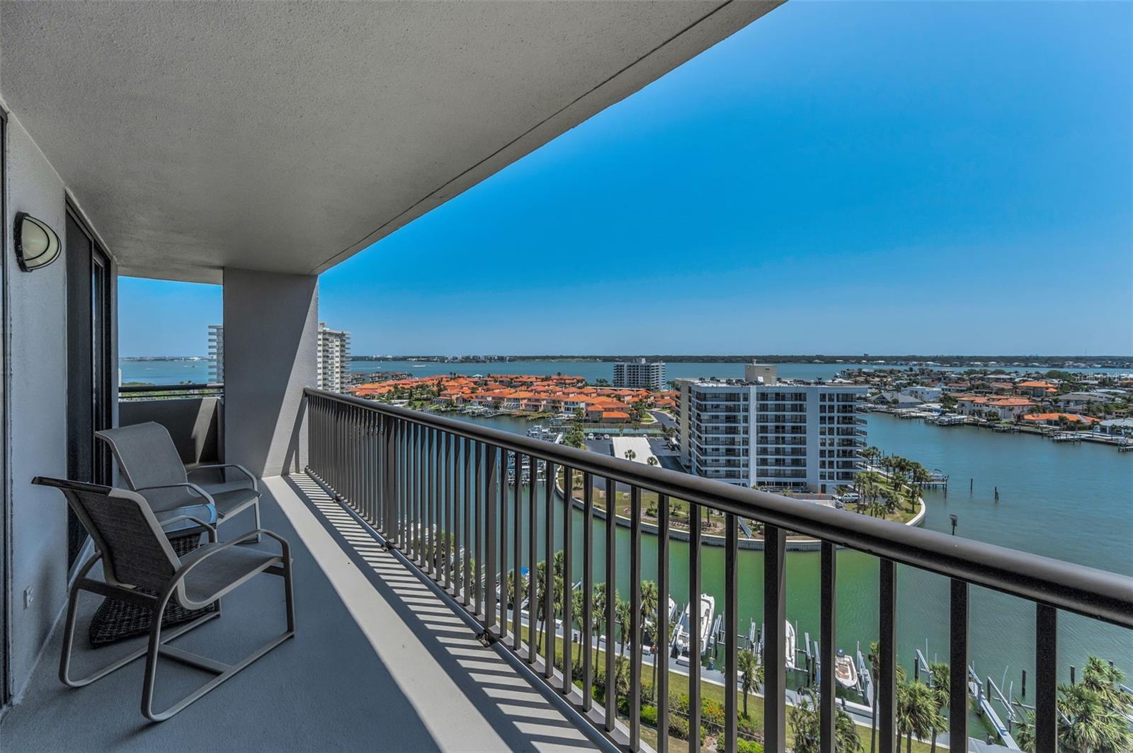 Image 36 of 88 For 1660 Gulf Boulevard Ph-7
